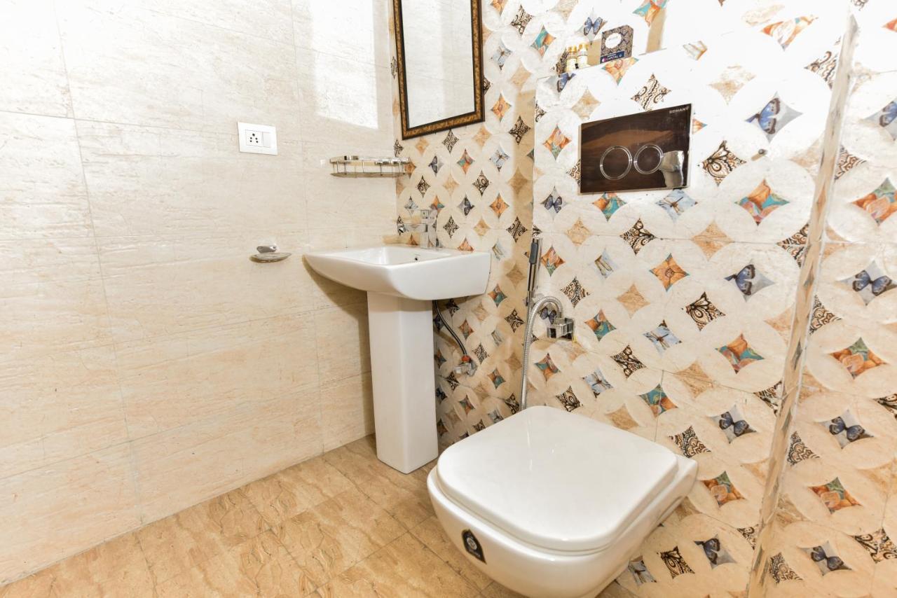 Hotel Luxury Collection Гургаон Экстерьер фото